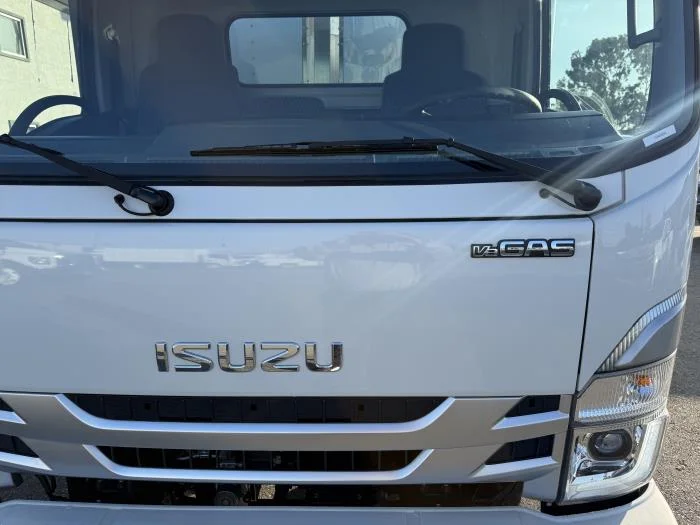 2025 Isuzu NRR - image 8