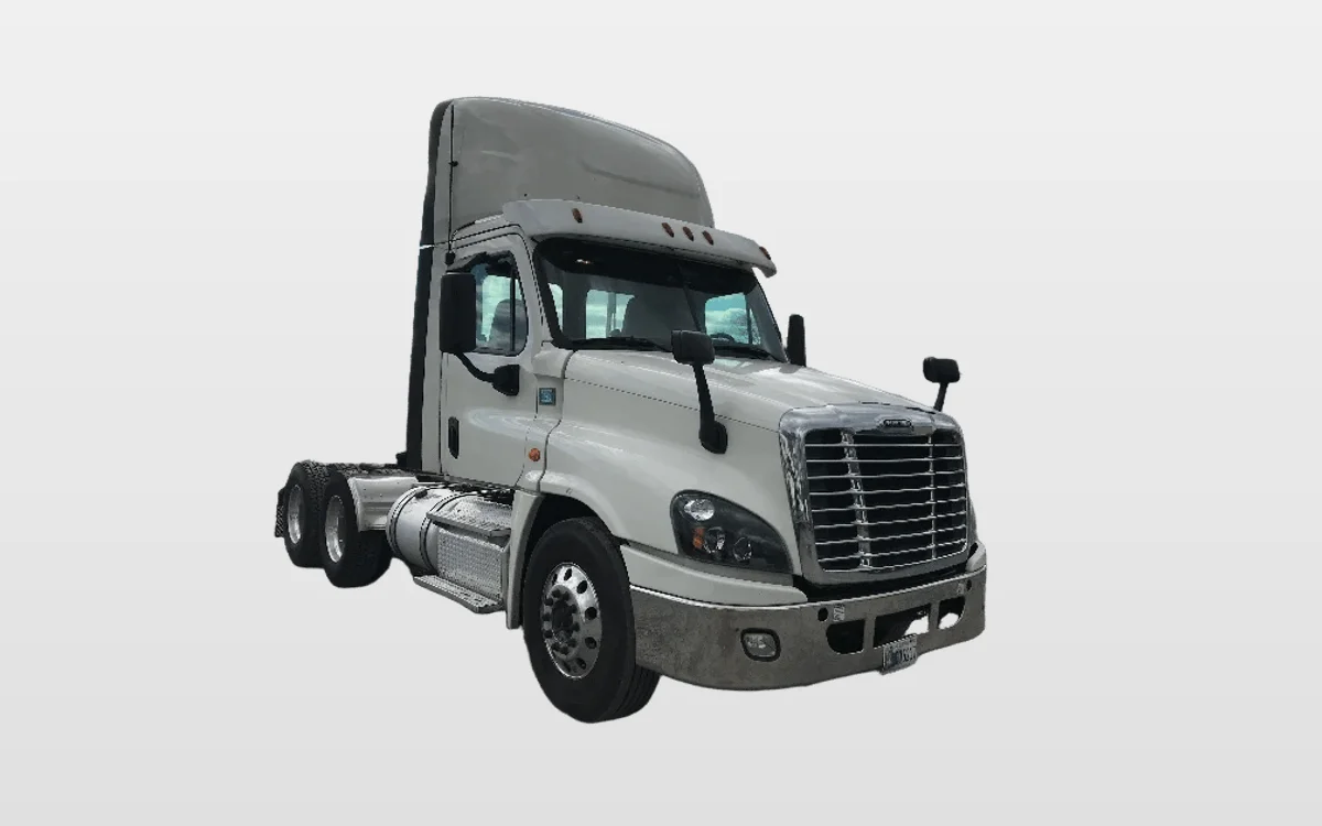 2019 Freightliner Cascadia - image 1