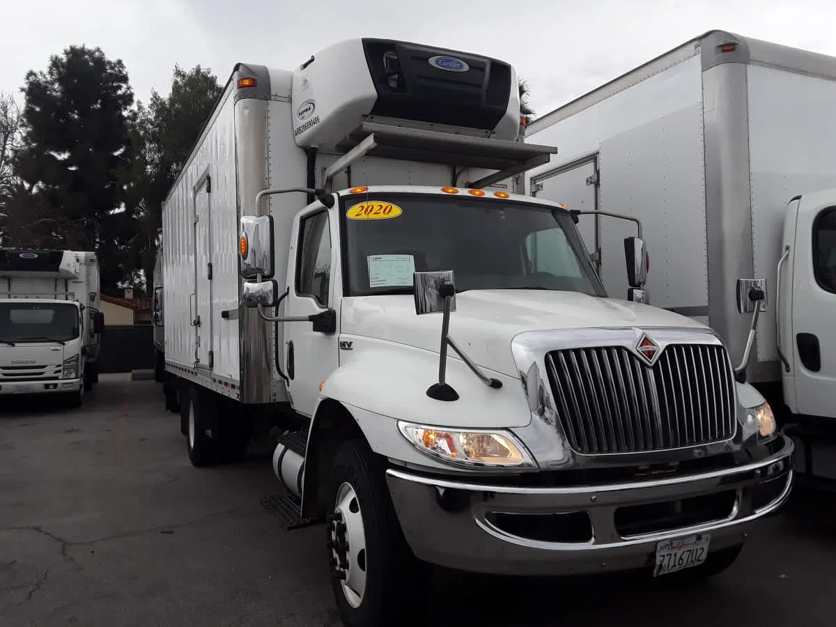 2020 International MV - image 3