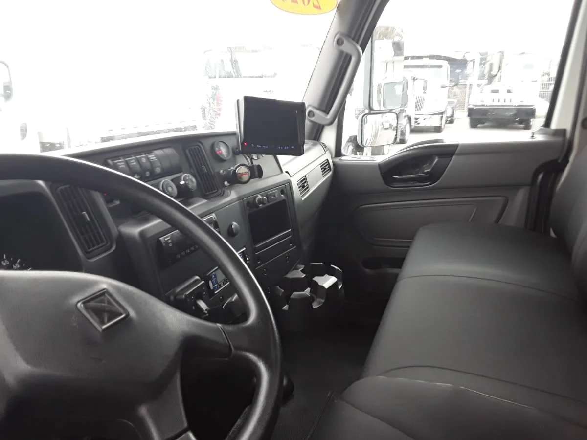 2020 International MV - image 8