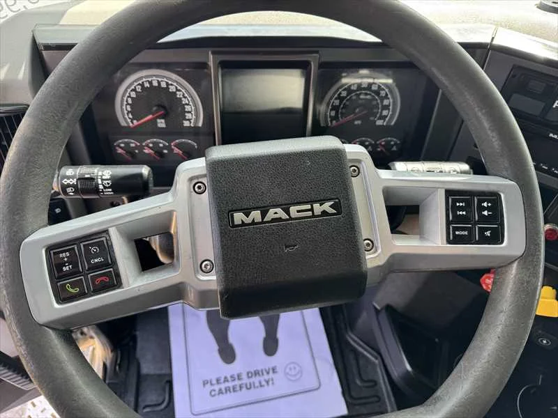 2020 Mack Granite - image 8