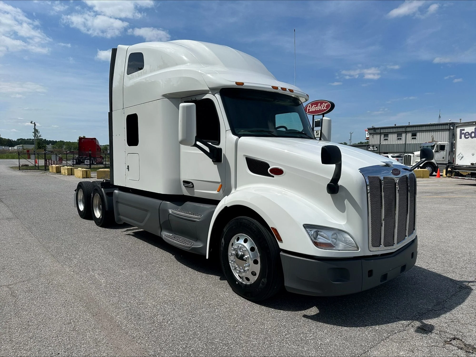 2021 Peterbilt 579 in Portland, OR — photo 2