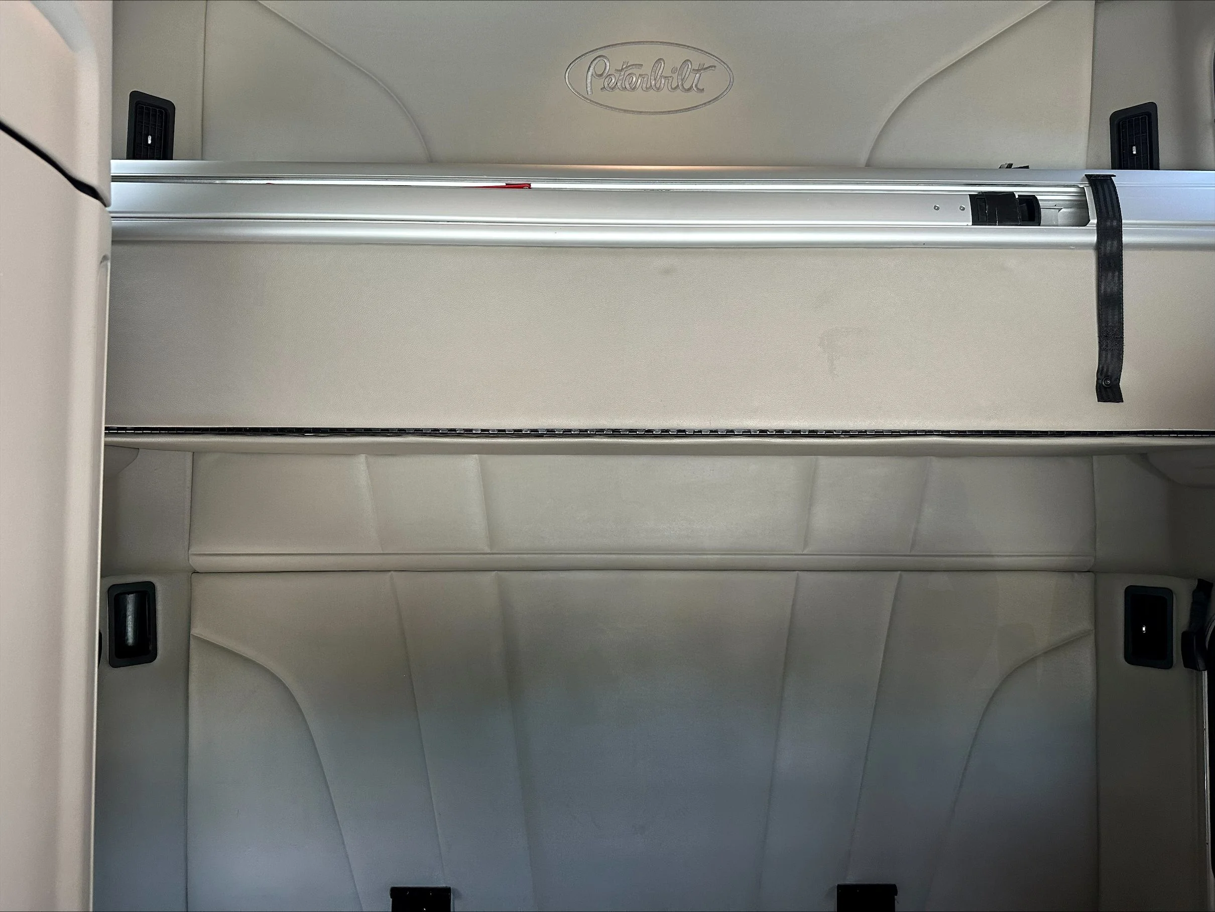 2021 Peterbilt 579 in Portland, OR — photo 9