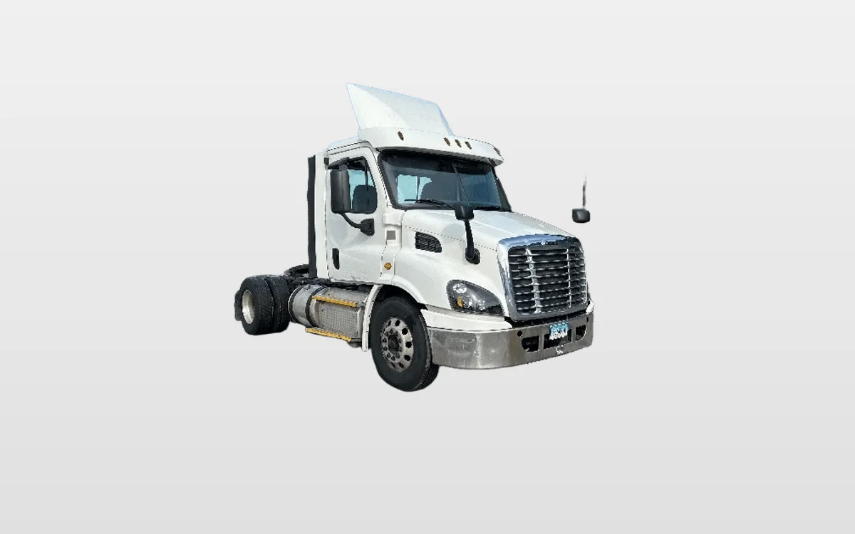 2017 Freightliner Cascadia - image 1