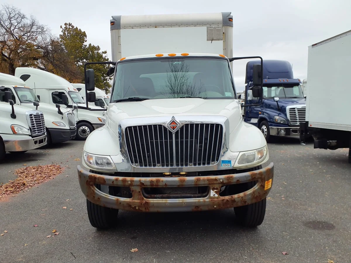 2018 International 4300 - image 2