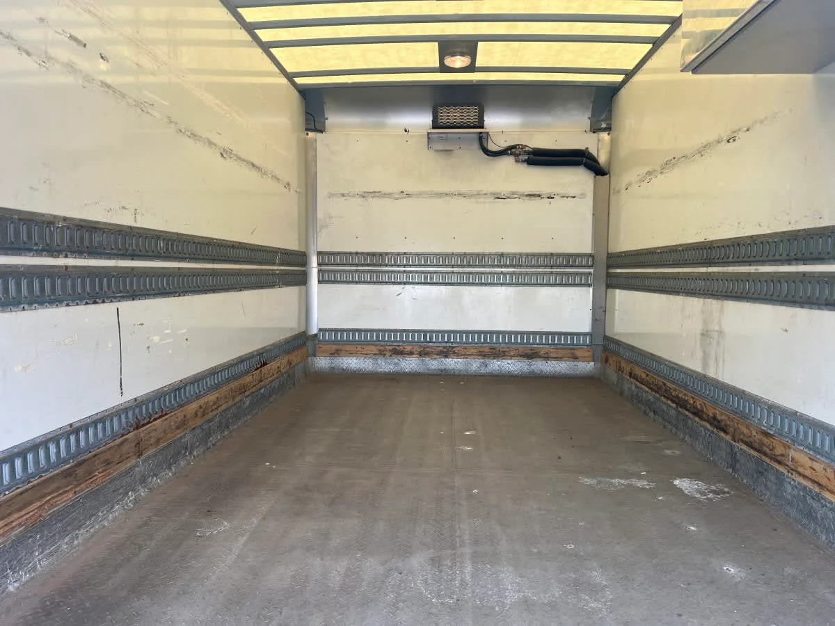 2016 Freightliner M2 106 in Minneapolis, MN — photo 8