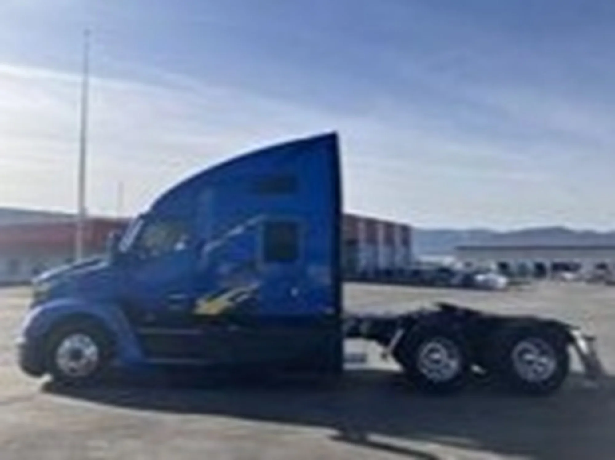 2023 Kenworth T680 - image 4