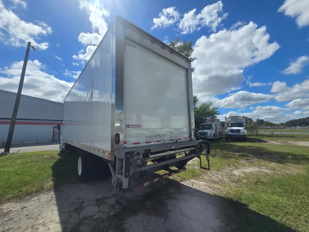 2022 International MV - image 4