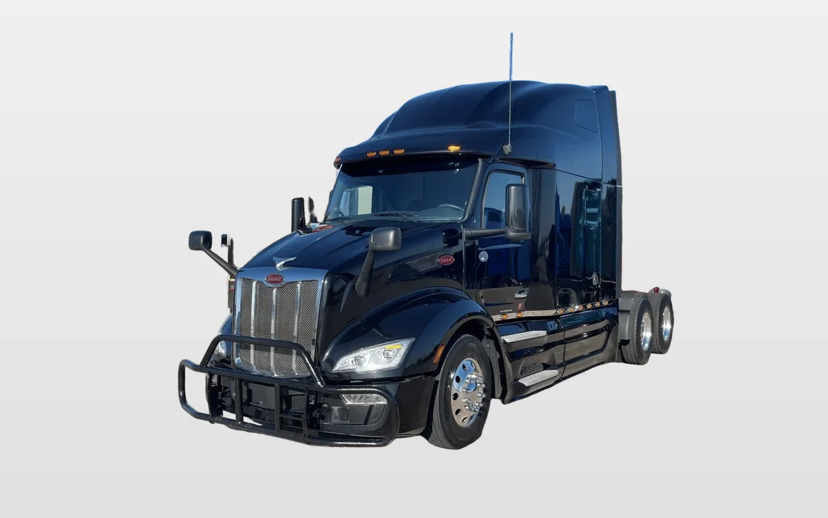 2022 PETERBILT 579 - image 1