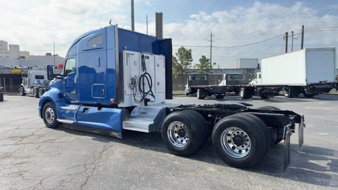 2020 Kenworth T680 - image 6