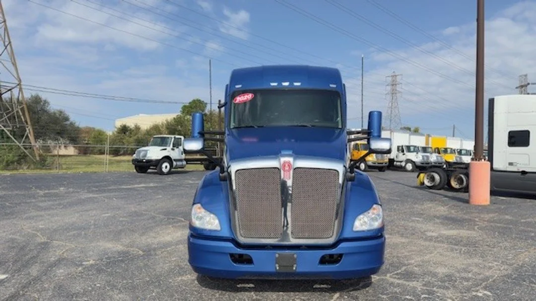 2020 Kenworth T680 - image 8