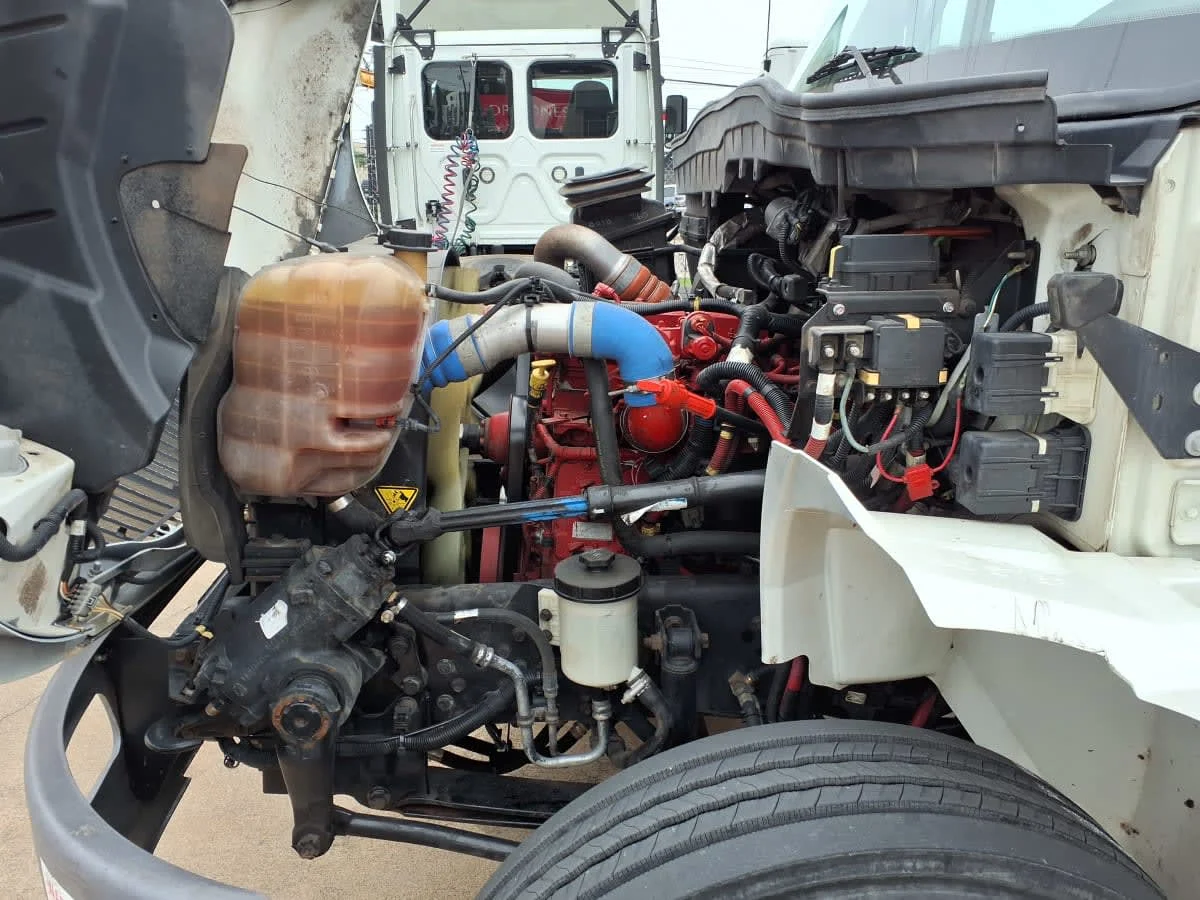 2018 International 4300 - image 9