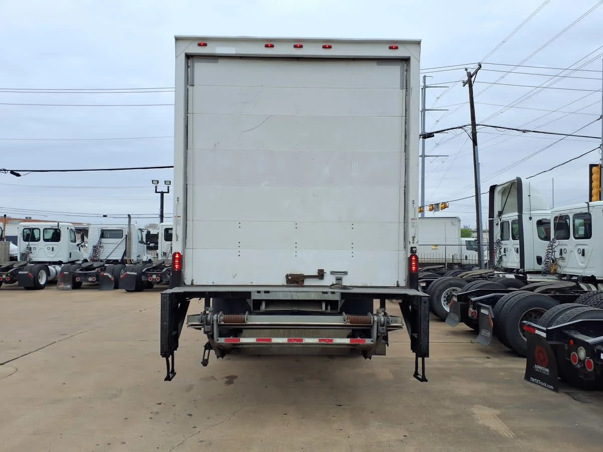 2018 International 4300 - image 5