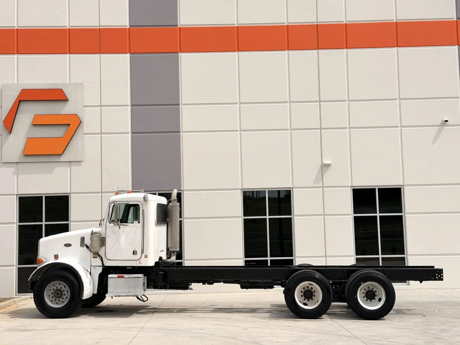 2000 Peterbilt in Greer, SC — photo 4