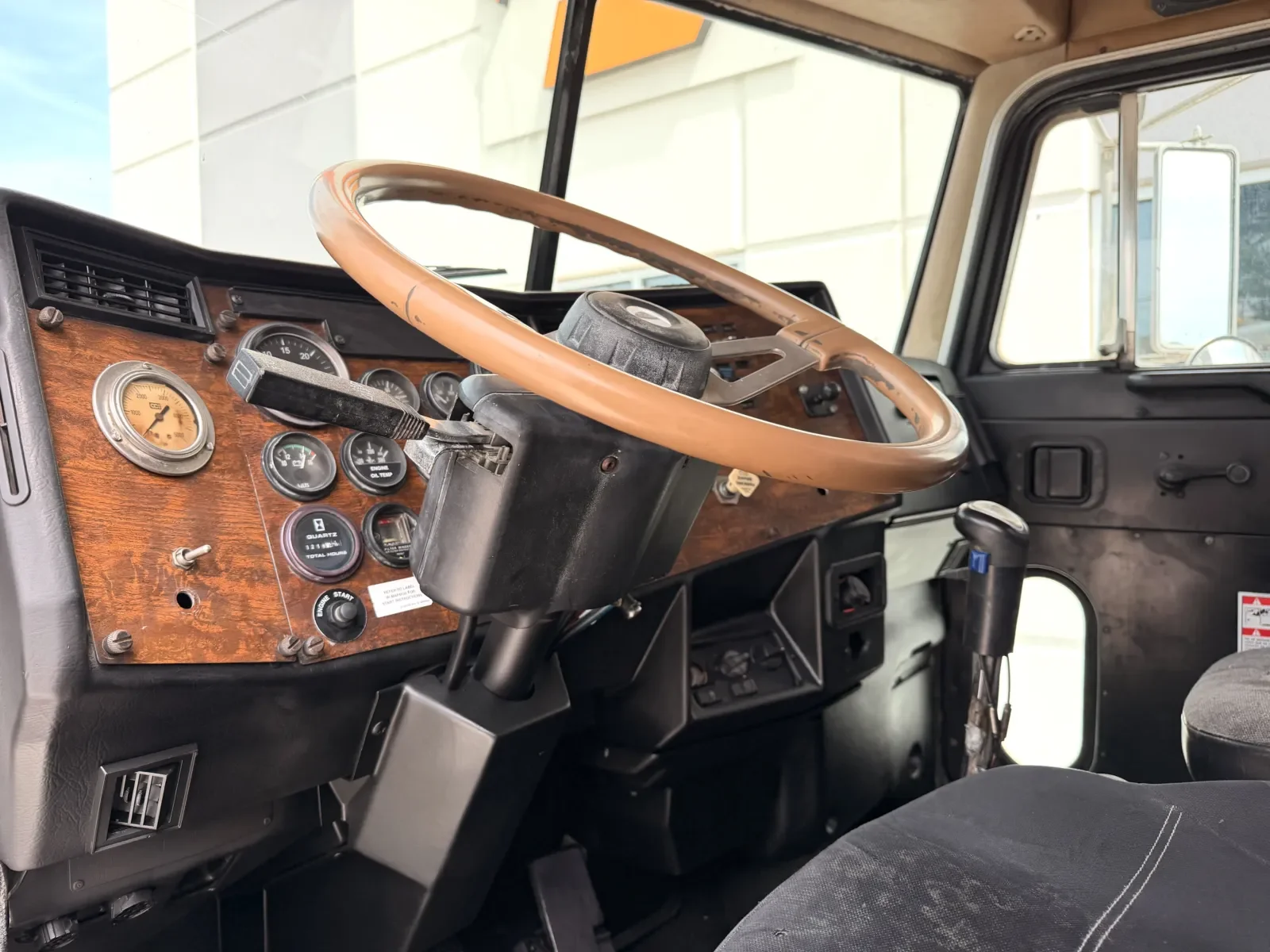2000 Peterbilt in Greer, SC — photo 15