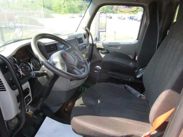 2020 Peterbilt 567 - image 9