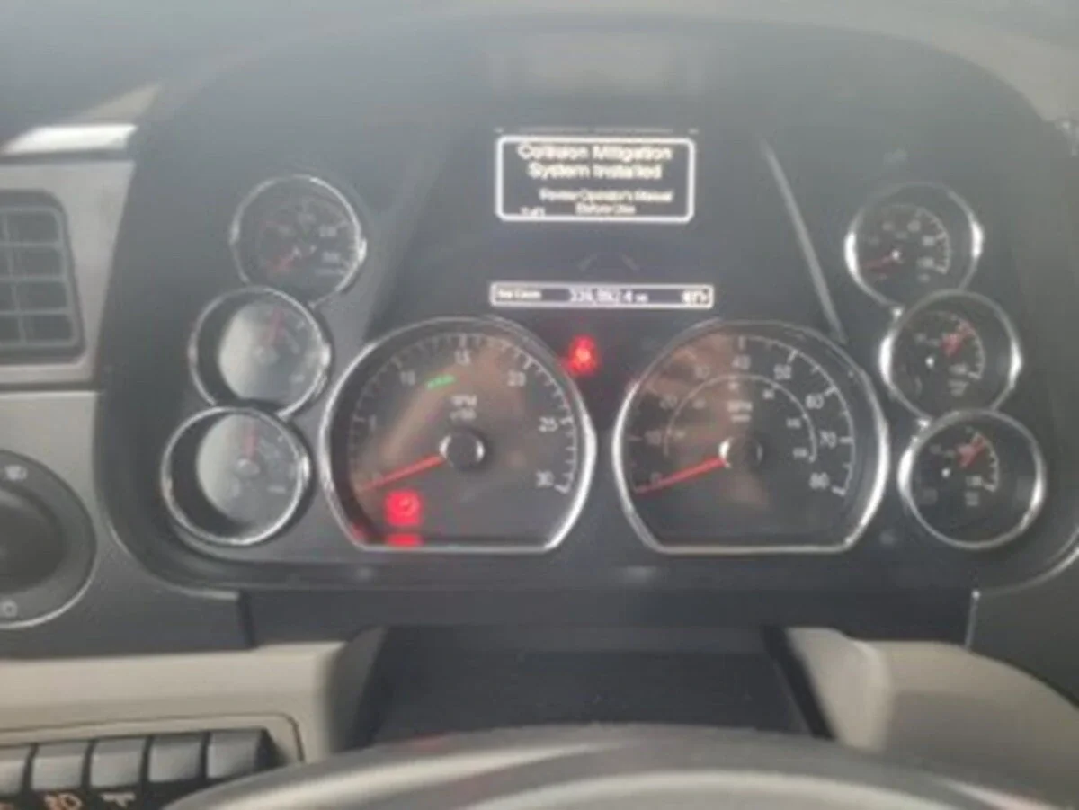 2020 Peterbilt 579 in Youngstown, OH — photo 9