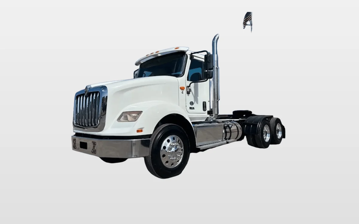 2020 International HX - image 1