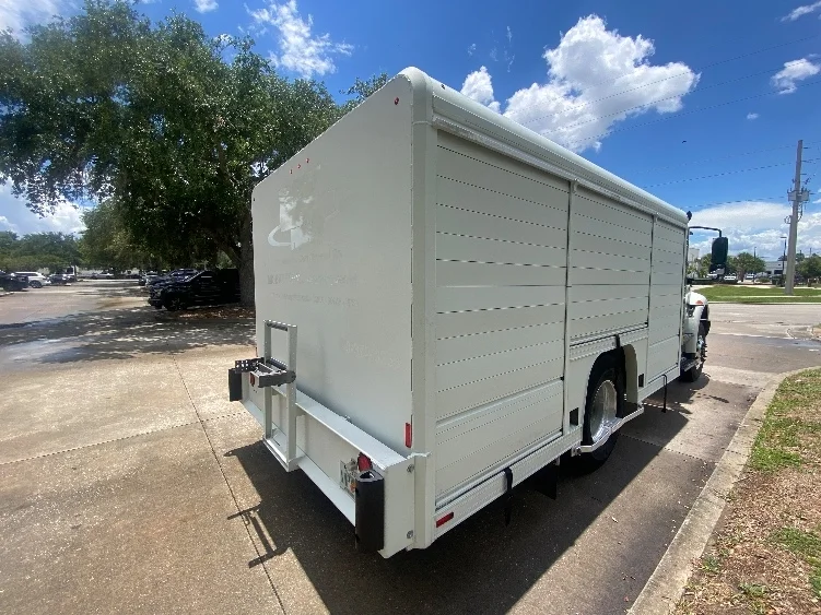 2020 International MV in Tampa, FL — photo 10
