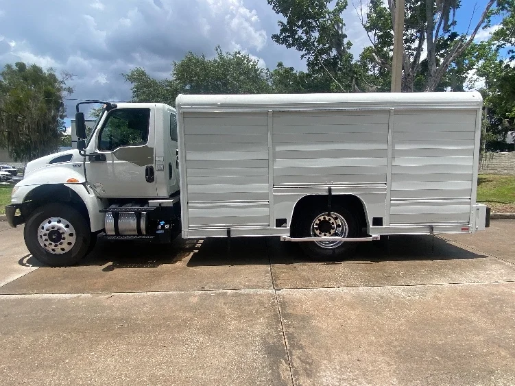 2020 International MV in Tampa, FL — photo 4
