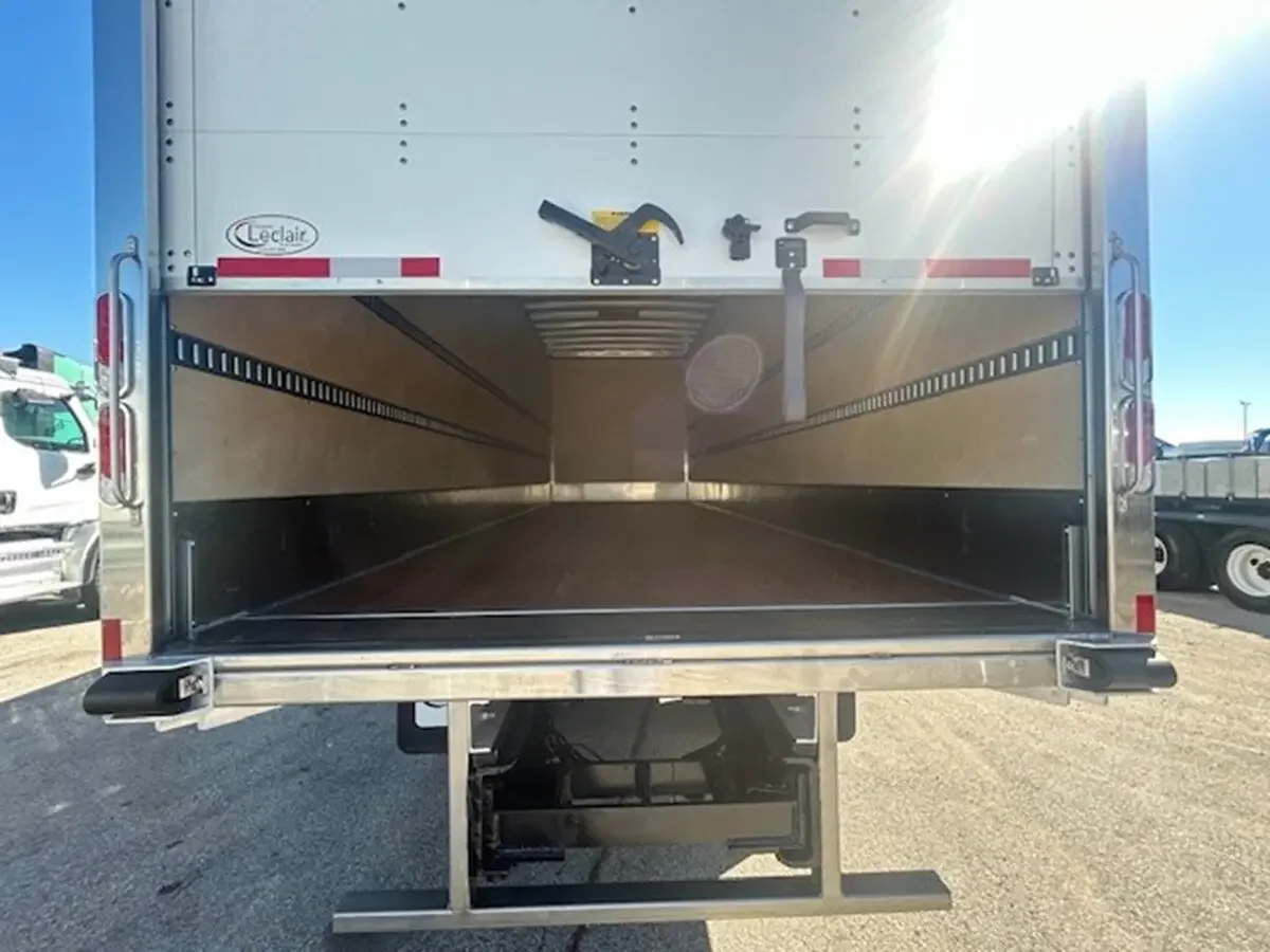 2026 Freightliner Cascadia - image 6