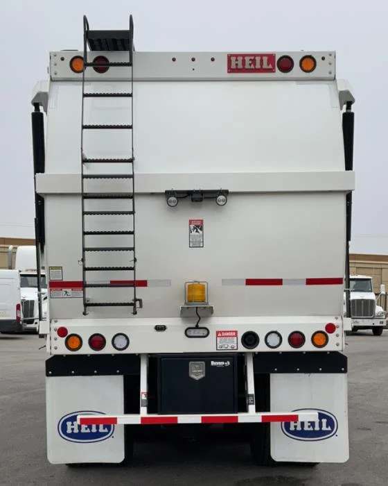 2025 Peterbilt 520 — photo 6