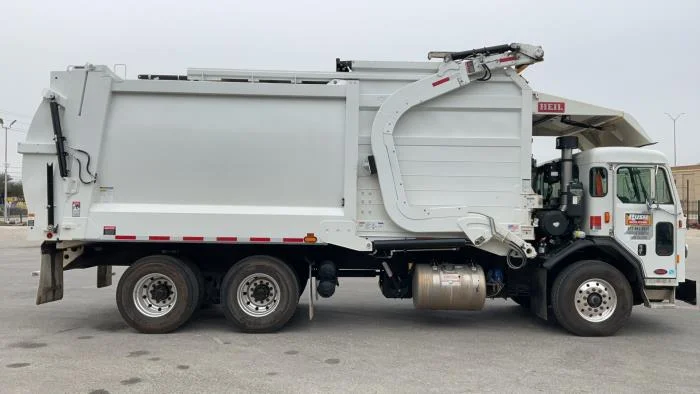 2025 Peterbilt 520 — photo 7