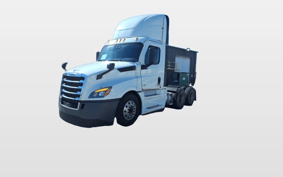 2022 Freightliner Cascadia - image 1