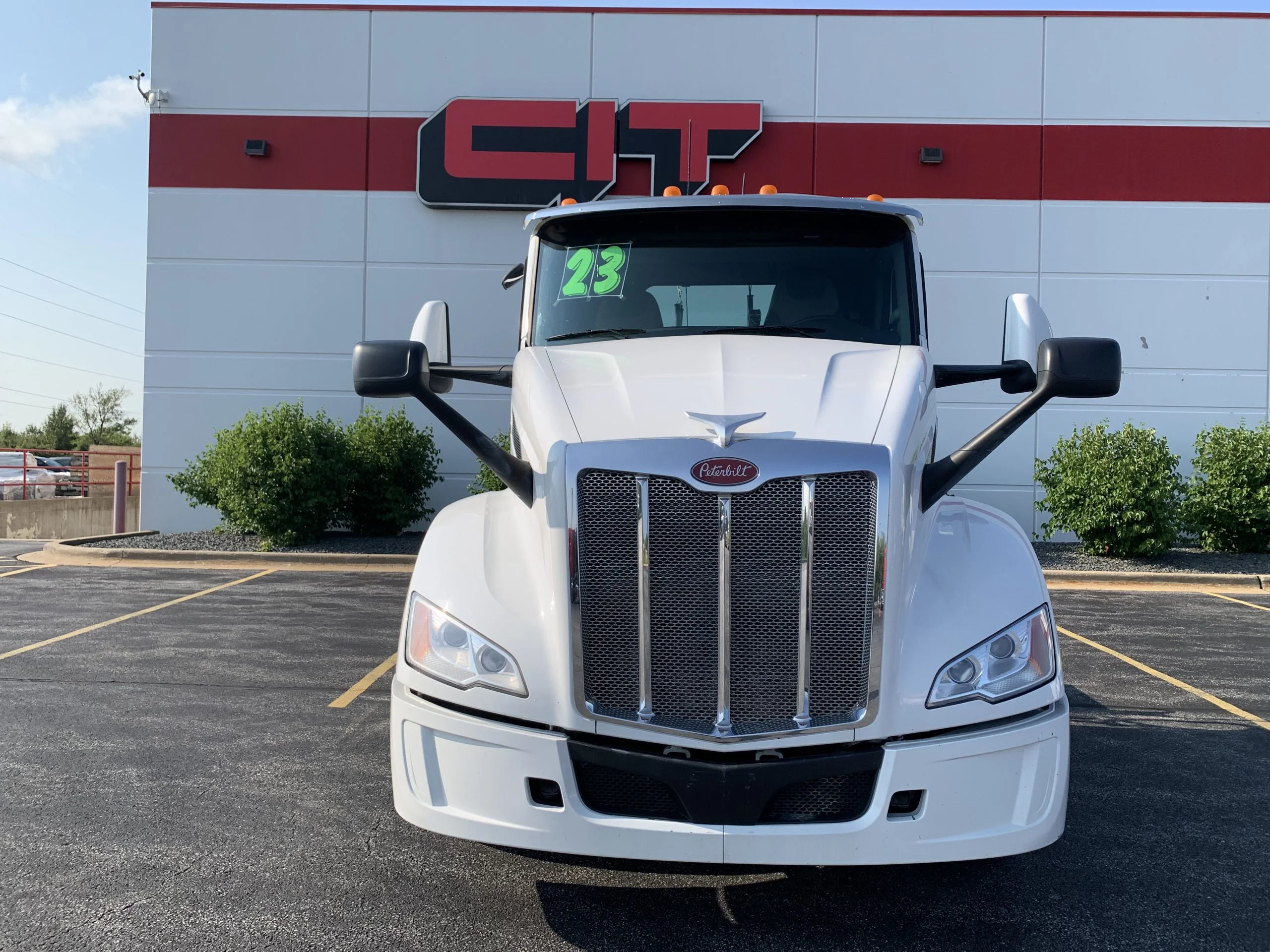 2023 Peterbilt 579 in Troy, IL — photo 2