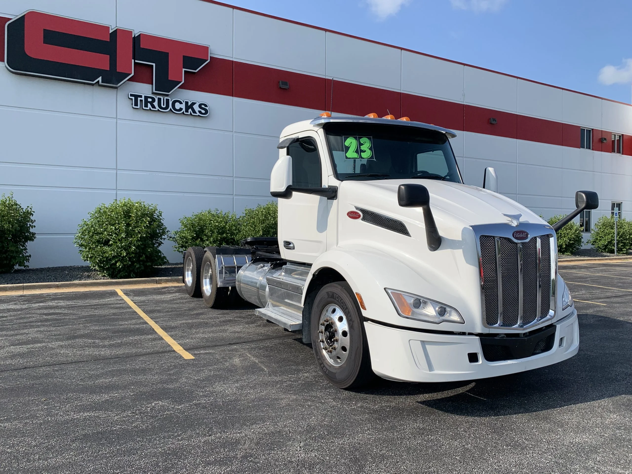 2023 Peterbilt 579 in Troy, IL — photo 3