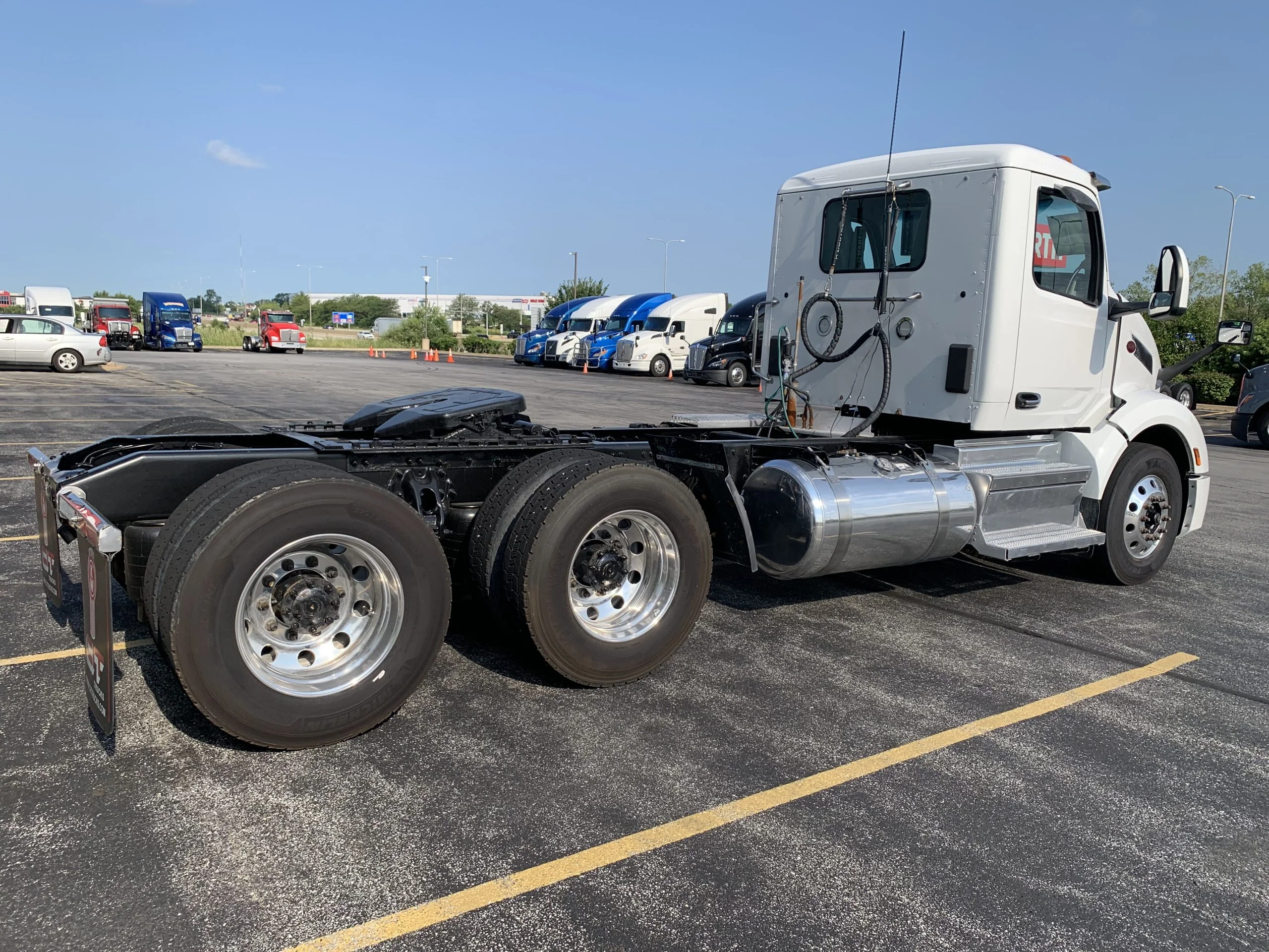 2023 Peterbilt 579 in Troy, IL — photo 5