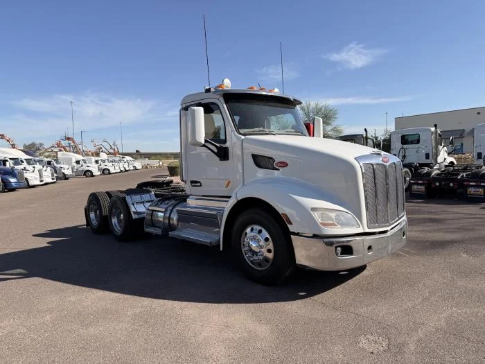 2020 Peterbilt 579 - image 8