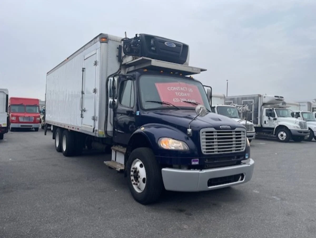 2019 Freightliner M2 106 in Farmingdale, NY — photo 3
