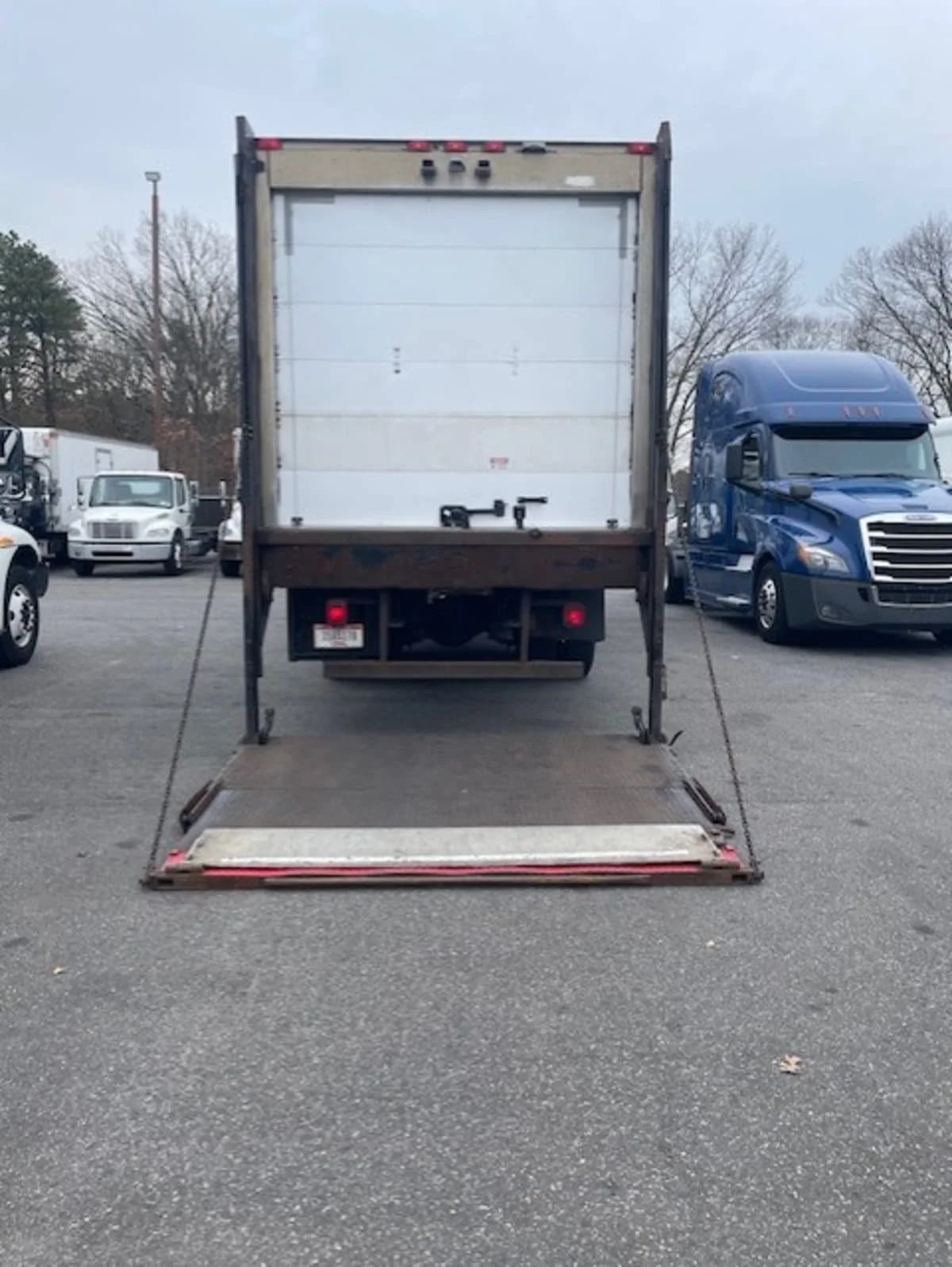 2019 Freightliner M2 106 in Farmingdale, NY — photo 14