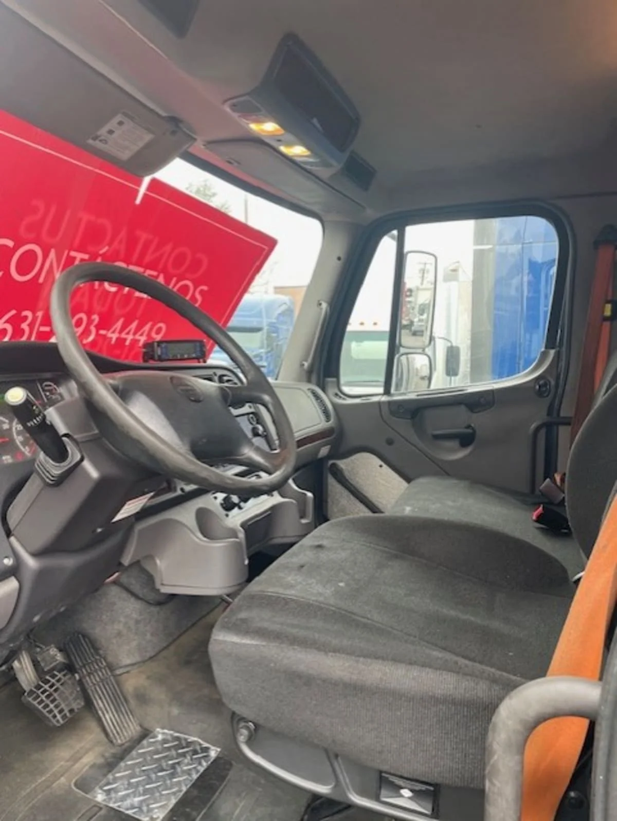 2019 Freightliner M2 106 - image 8