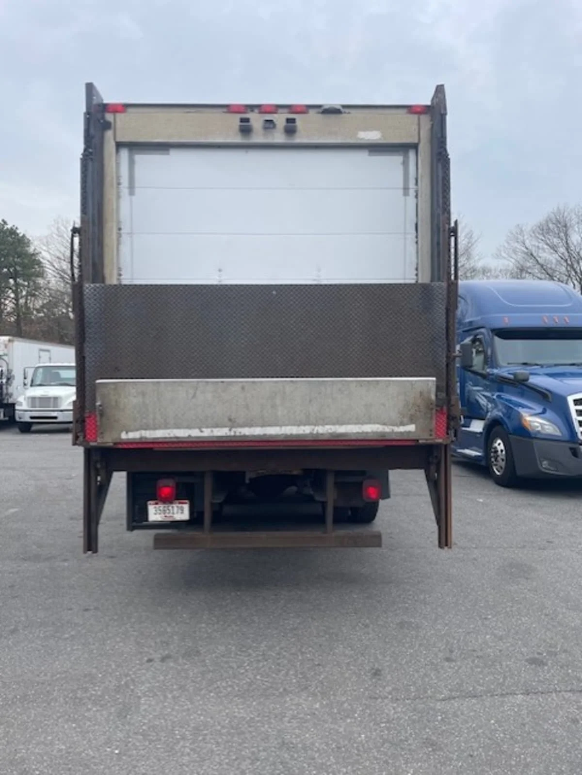 2019 Freightliner M2 106 in Farmingdale, NY — photo 5