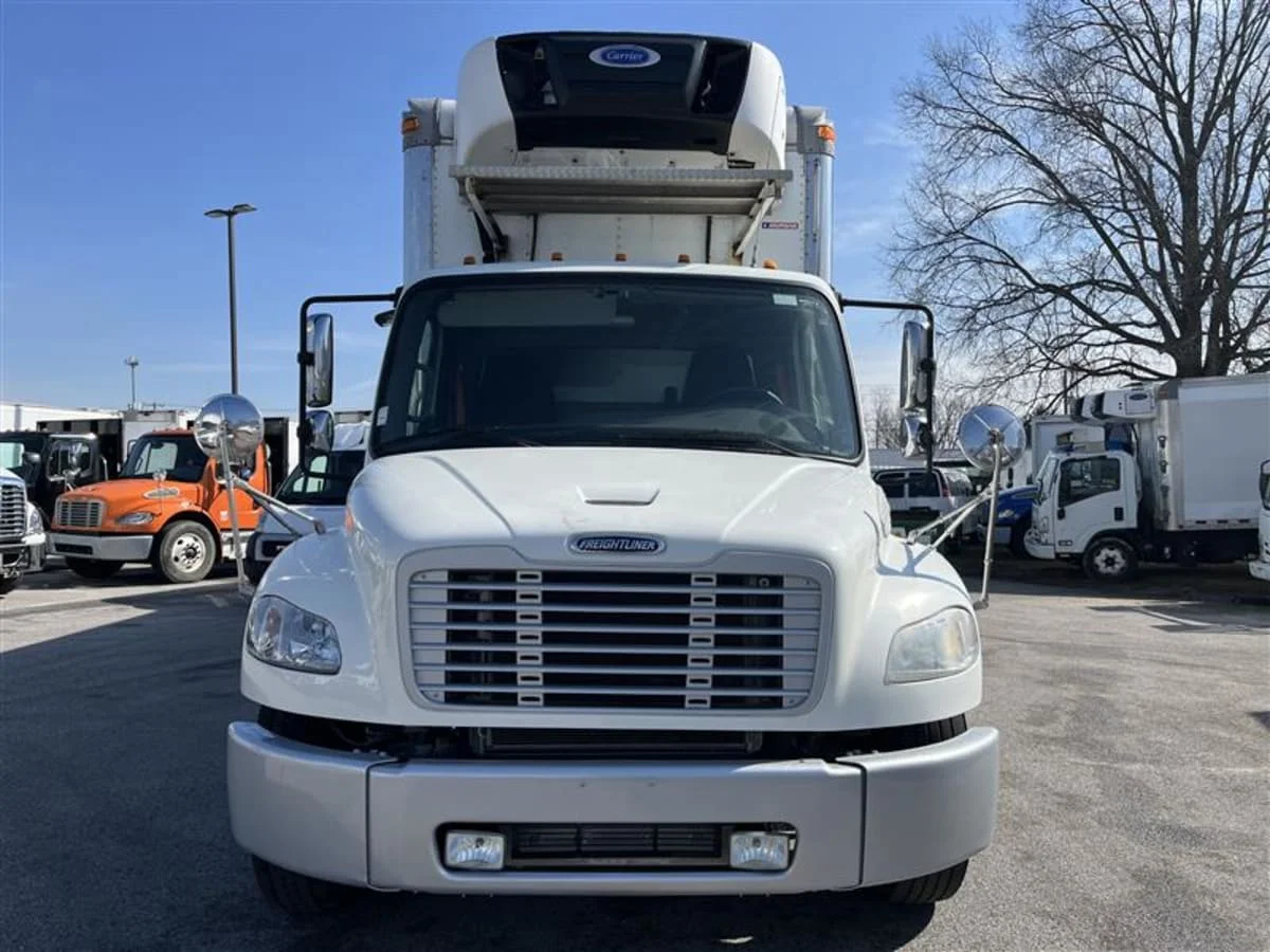 2017 Freightliner M2 106 - image 2