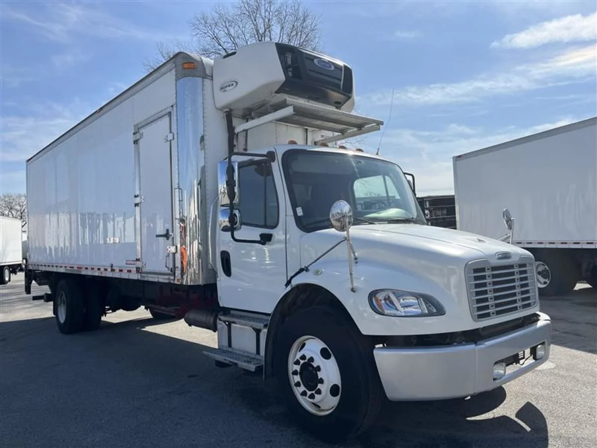 2017 Freightliner M2 106 - image 3