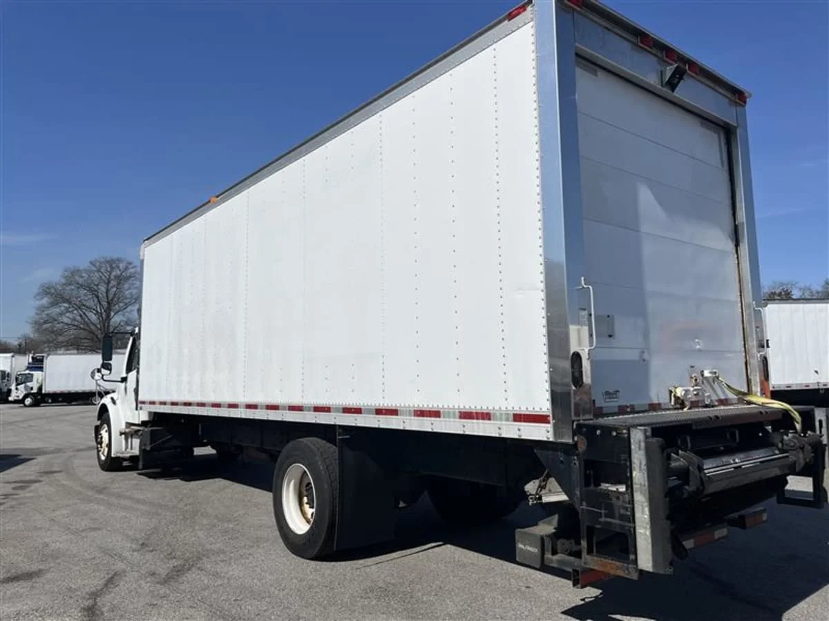 2017 Freightliner M2 106 - image 6