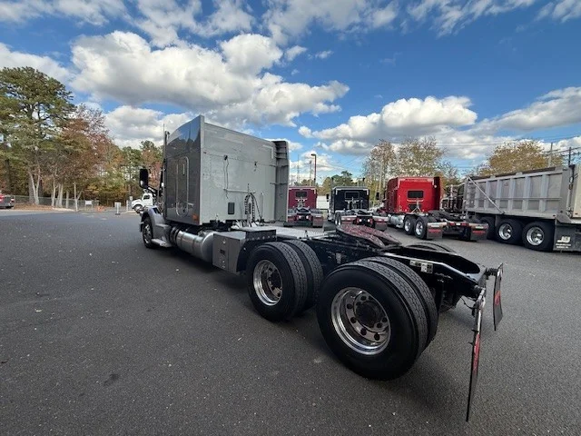 2021 Peterbilt 567 - image 7
