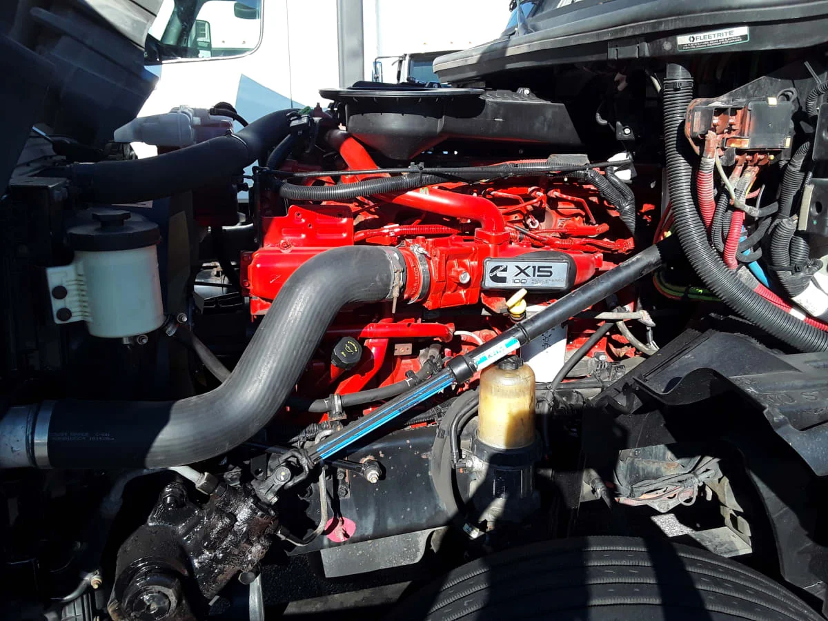 2020 International LT - image 9