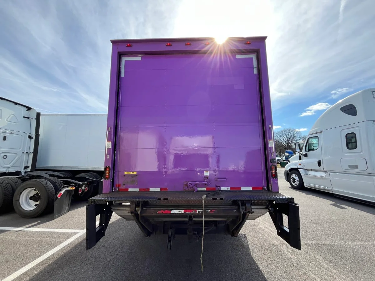 2018 Isuzu NQR - image 5