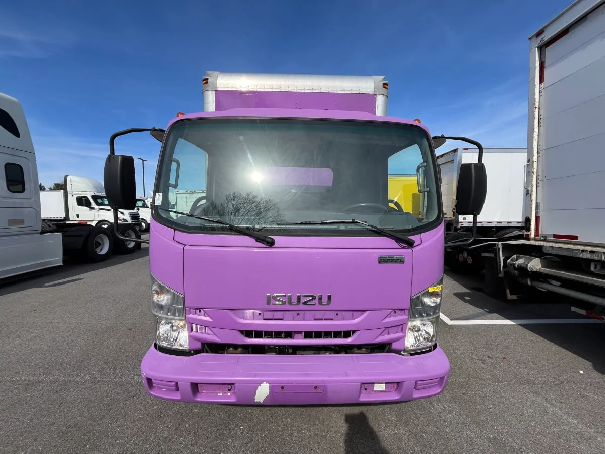 2018 Isuzu NQR - image 2