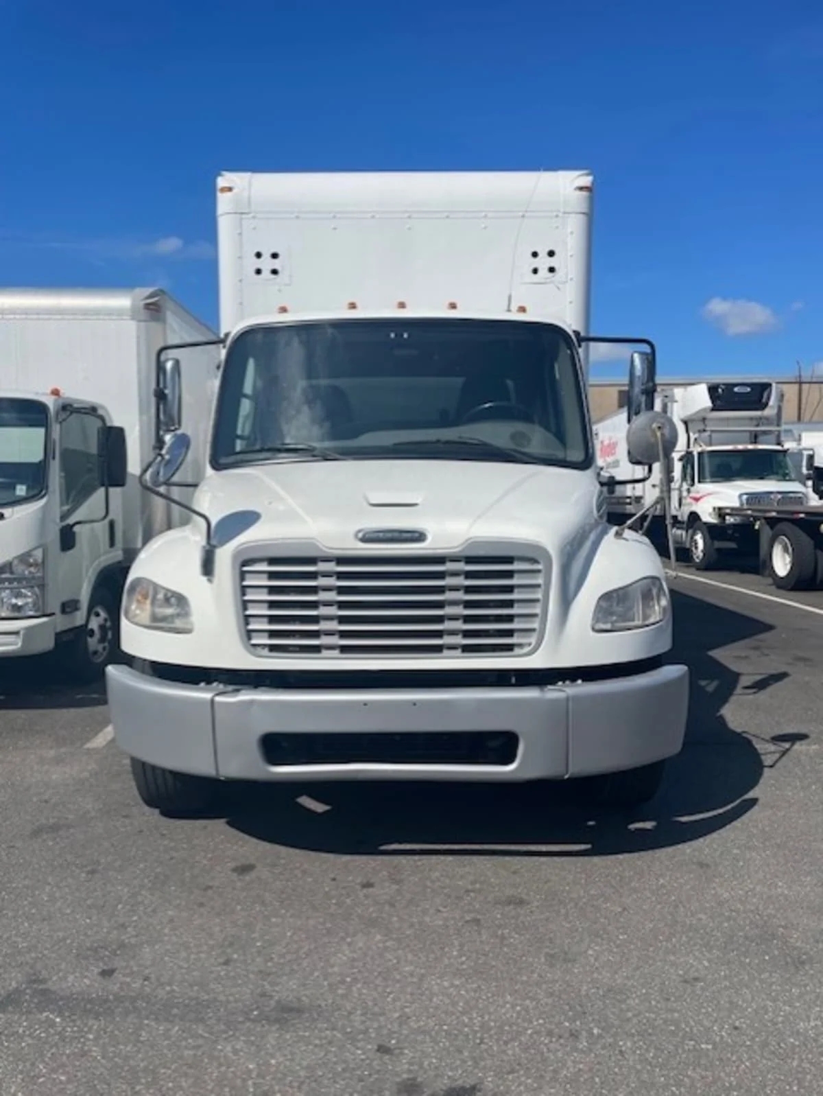 2019 Freightliner M2 106 in Farmingdale, NY — photo 2