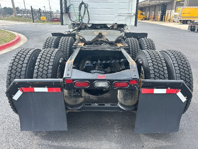 2022 Volvo VNL 300 - image 6