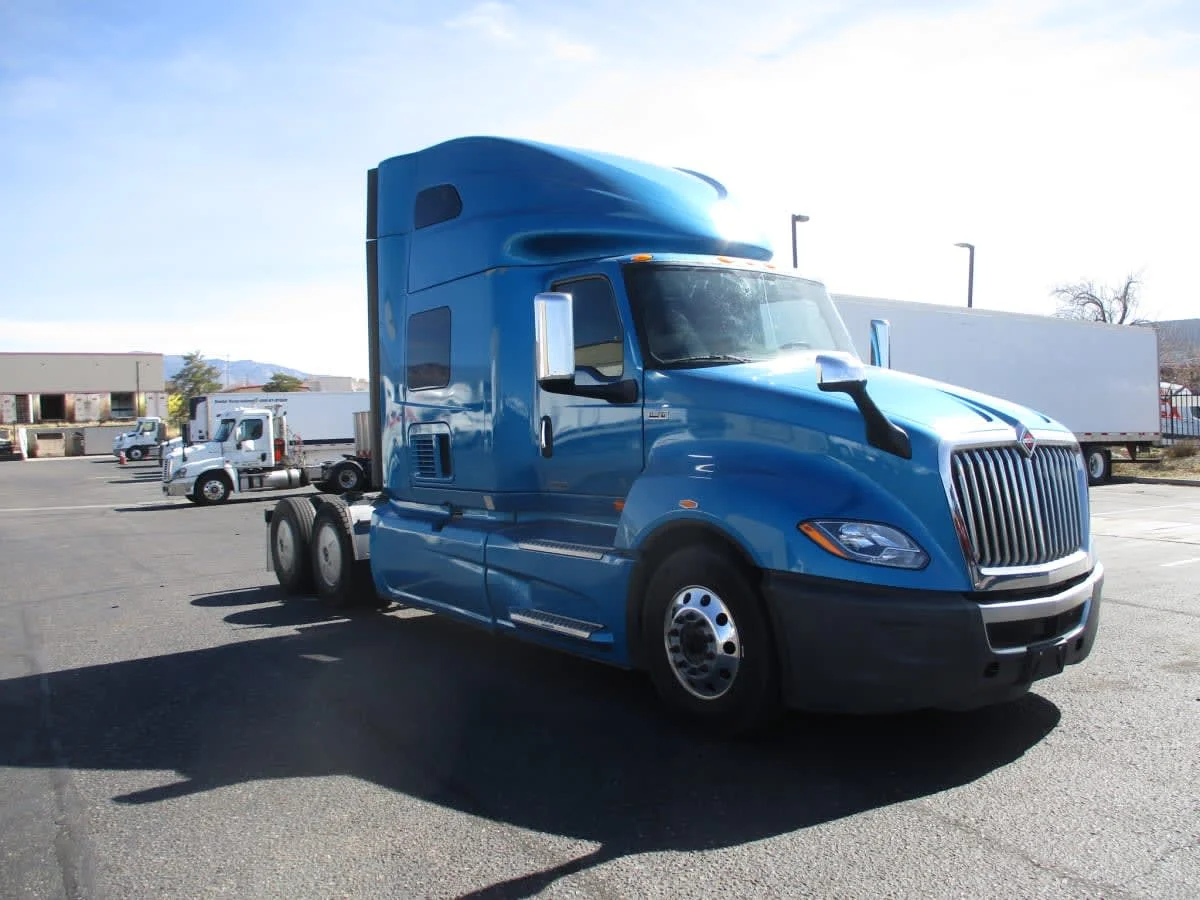 2021 International LT in Phoenix, AZ — photo 3