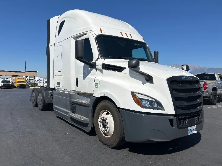 2023 Freightliner Cascadia in Fontana, CA