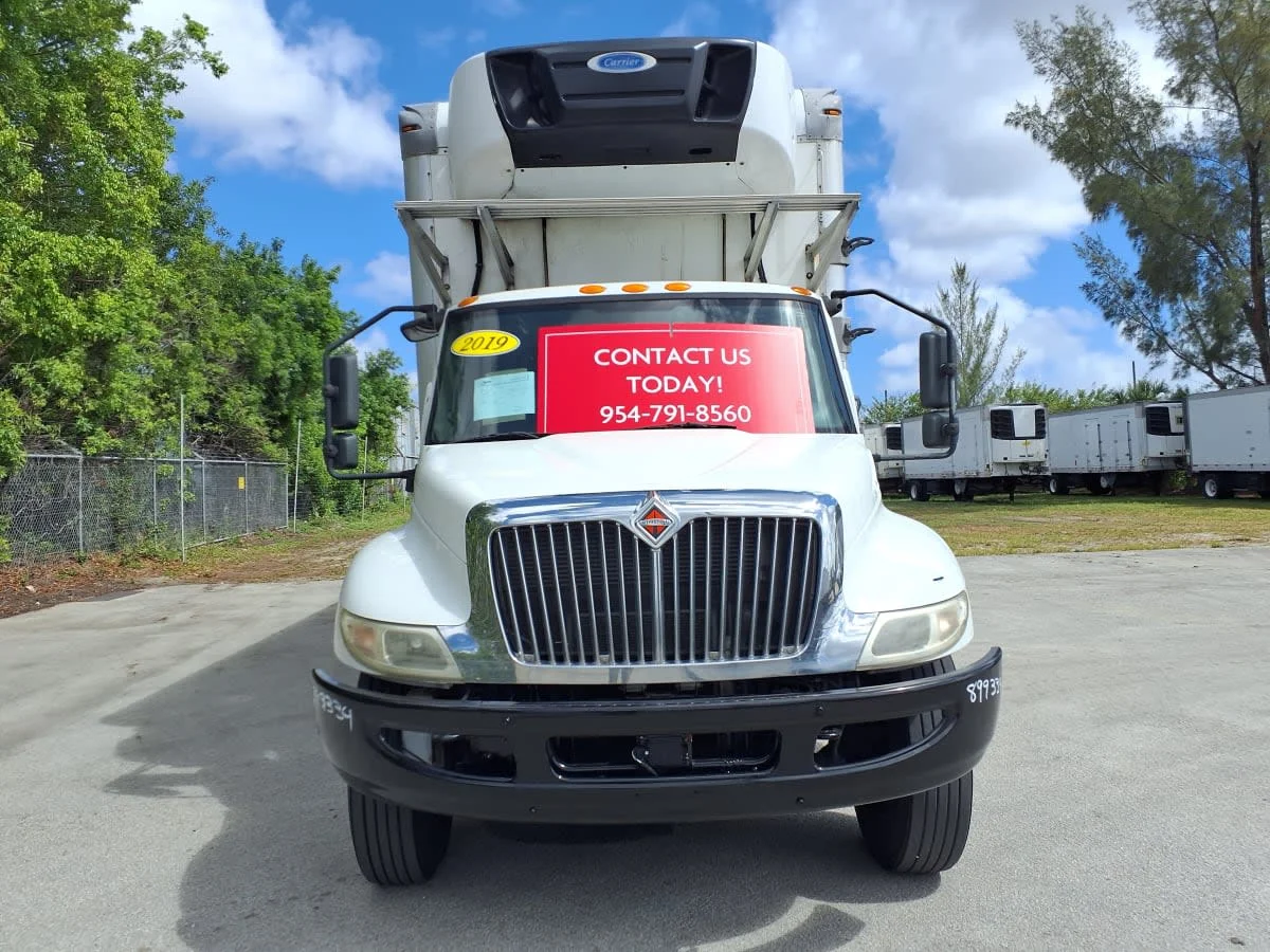 2019 International MV - image 2