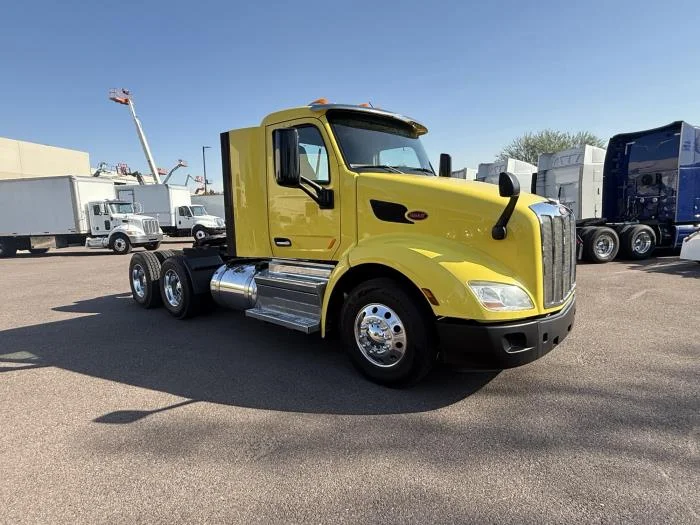 2021 Peterbilt 579 in Phoenix, AZ — photo 8