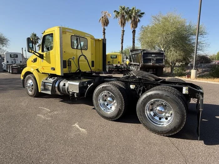 2021 Peterbilt 579 in Phoenix, AZ — photo 4